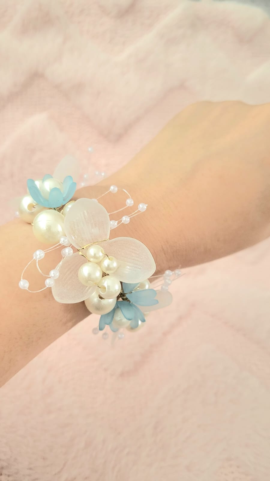Anna wrist corsage (4 colours)